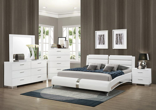 Jeremaine 4-piece Eastern King Bedroom Set Glossy White image